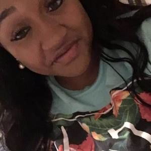 Meet your Posher, Chloe